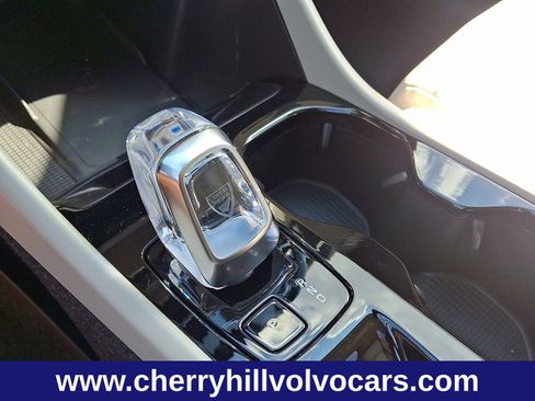 New 2025 Volvo XC40 B5 Ultra w/ Protection Package Premier image 16