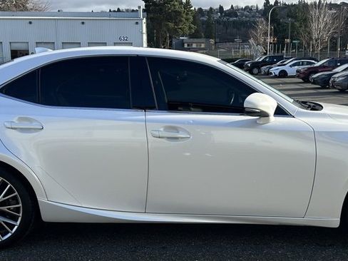 Used 2019 Lexus IS 300 image 4