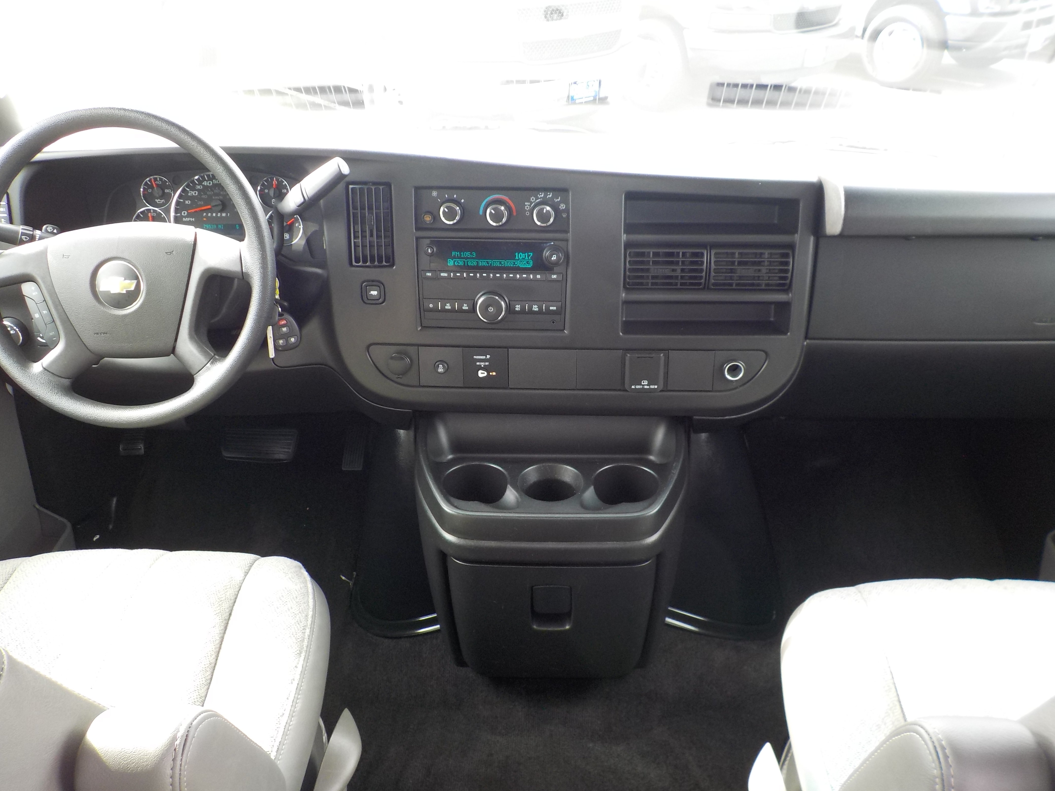 Used 2017 Chevrolet Express 3500 LT w/ LT Preferred Equipment Group RWD image 23