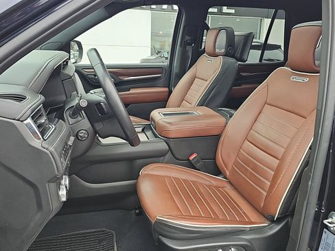 Certified 2023 GMC Yukon Denali Ultimate image 5