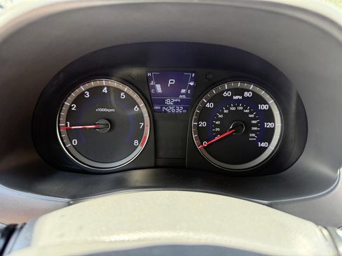 Used 2012 Hyundai Accent GS image 26