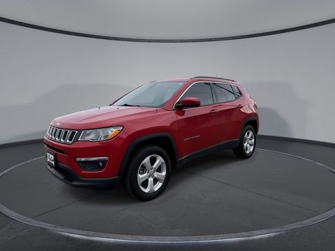 Used 2018 Jeep Compass Latitude w/ Popular Equipment Group image 4