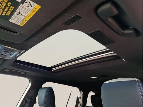 Used 2023 Lexus LX 600 4WD w/ Luxury Package image 15