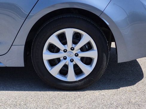 Used 2025 Toyota Corolla LE FWD image 21