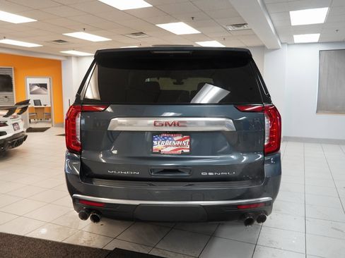 Used 2021 GMC Yukon XL Denali w/ Denali Premium Package image 10