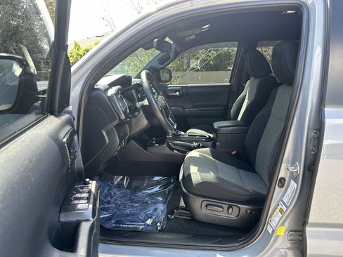 Used 2021 Toyota Tacoma TRD Off-Road RWD image 2