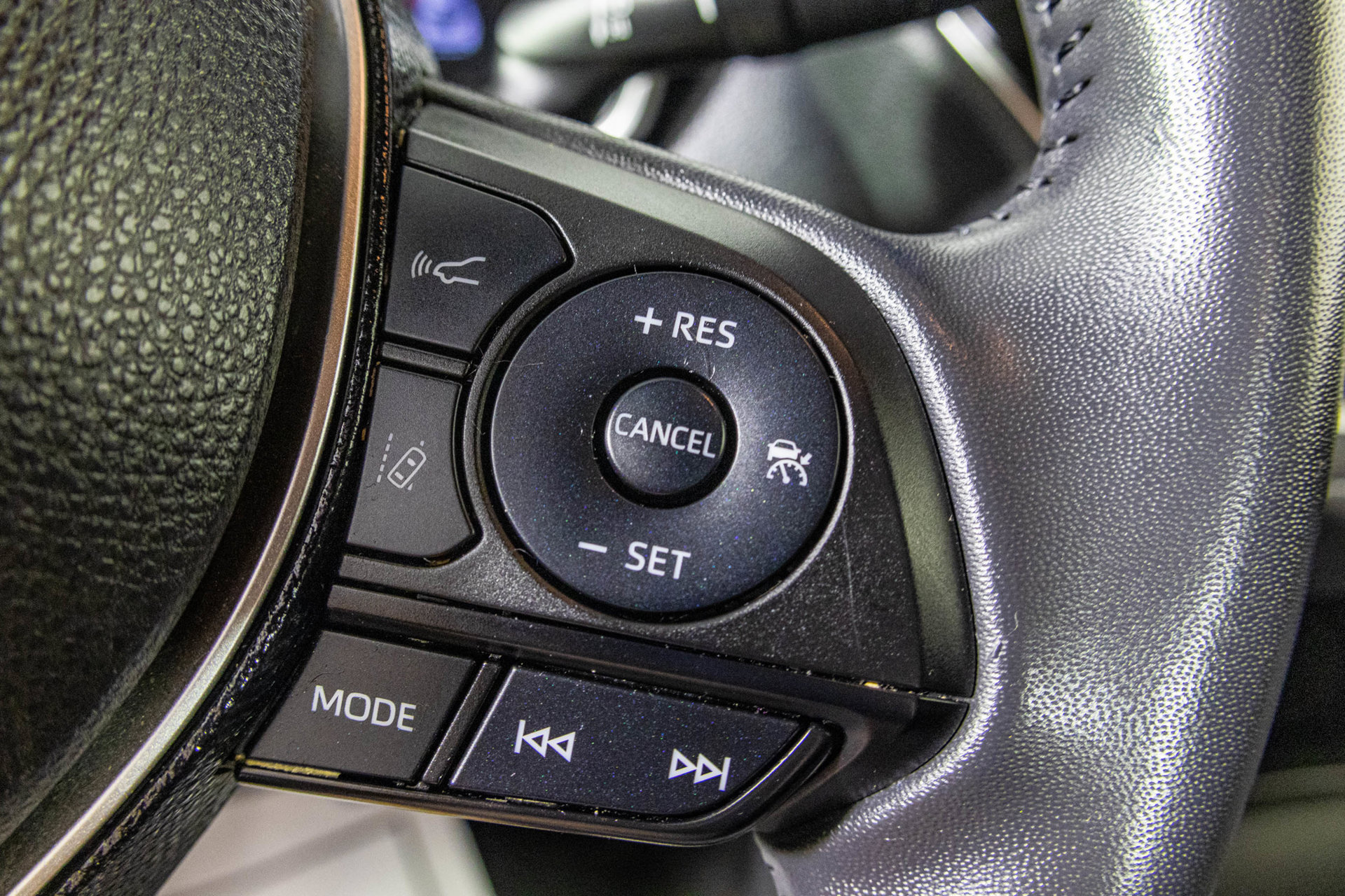 Used 2021 Toyota Corolla SE w/ Carpet Mat Package (TMS) FWD image 29