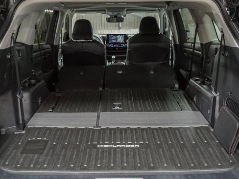 New 2026 Toyota Highlander XLE AWD/4WD image 17
