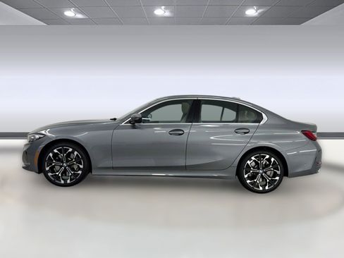 Used 2025 BMW 330i Sedan RWD image 2