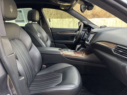 Used 2019 Maserati Levante S GranLusso image 20