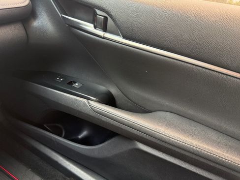 Used 2019 Toyota Camry XSE FWD image 16