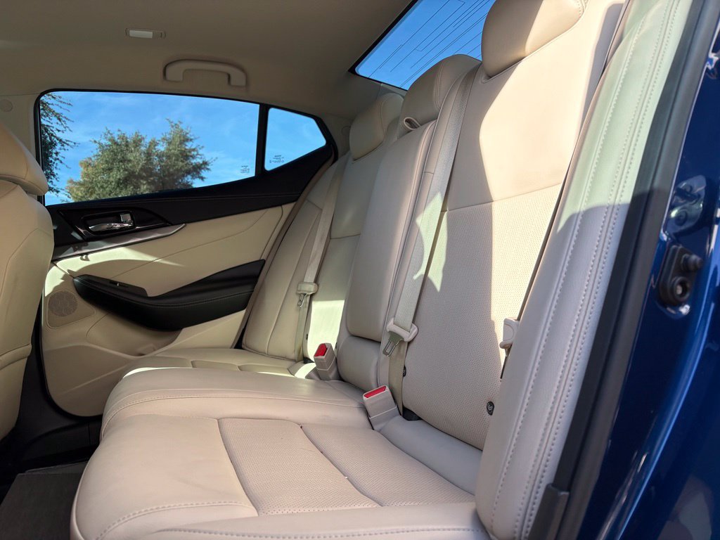 Used 2022 Nissan Maxima SV w/ Floor Mat Group FWD image 11