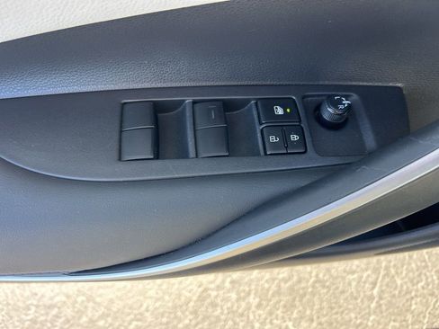 Used 2022 Toyota Corolla SE image 4