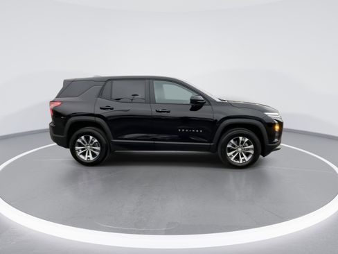 Used 2026 Chevrolet Equinox LT w/ Convenience Package II image 9