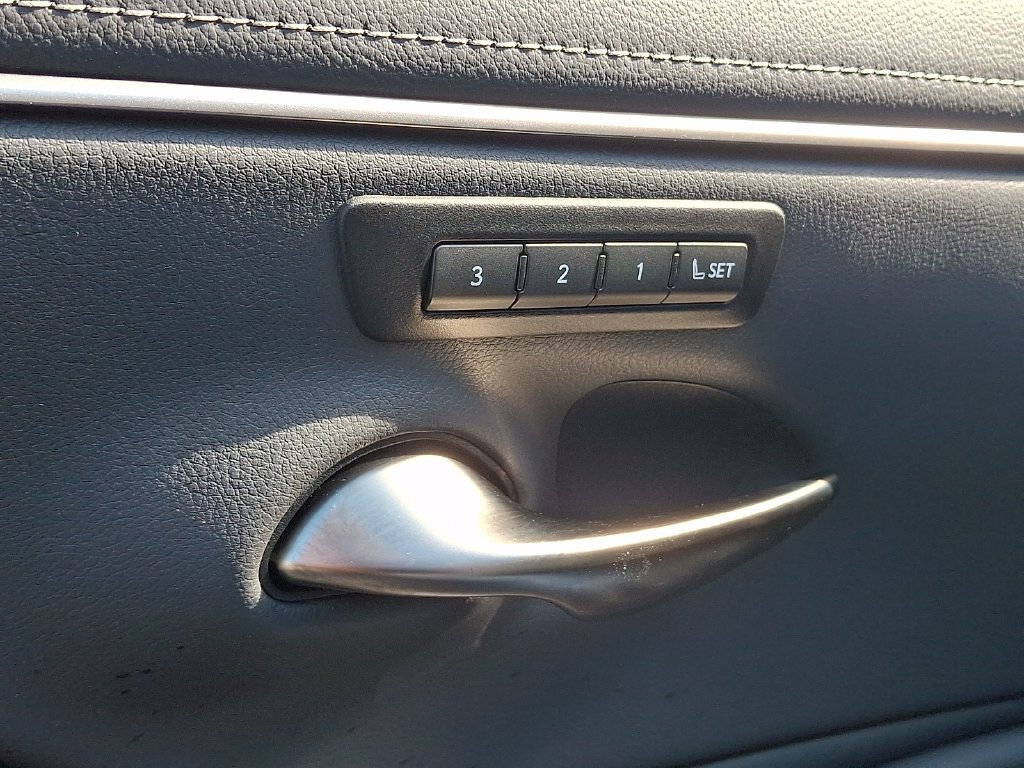 Certified 2025 Lexus ES 350 w/ Premium Package FWD image 14