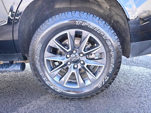 Used 2021 Chevrolet Tahoe Z71 w/ Luxury Package AWD/4WD image 10