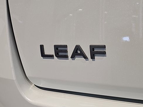 New 2026 Nissan Leaf Platinum+ w/ Cargo Package (Platinum+) FWD image 25