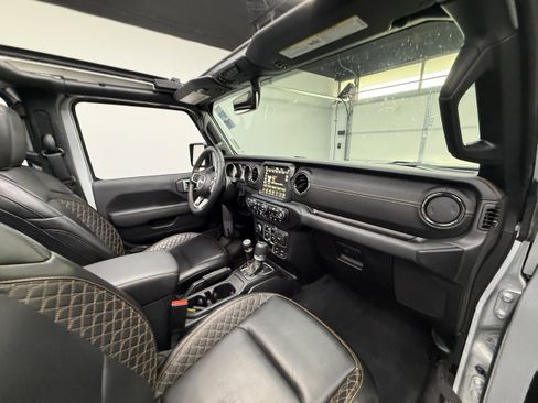 Used 2023 Jeep Wrangler Unlimited Sahara AWD/4WD image 23