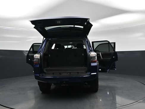 Used 2023 Toyota 4Runner SR5 Premium w/ Moonroof Package RWD image 32