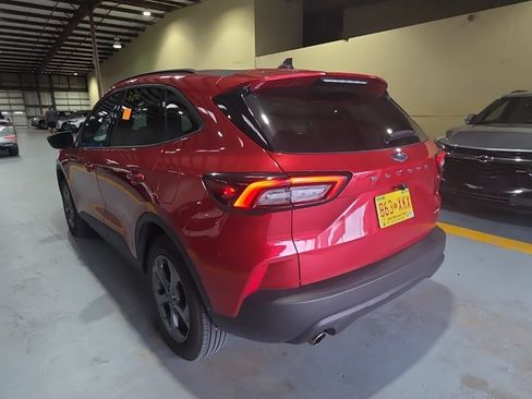 Used 2025 Ford Escape ST-Line AWD/4WD image 8