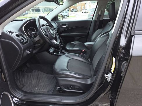 Certified 2018 Jeep Compass Latitude w/ Popular Equipment Group FWD image 11