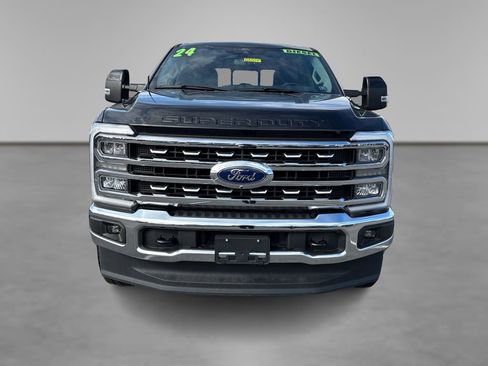Used 2024 Ford F350 Lariat w/ Camper Package image 11