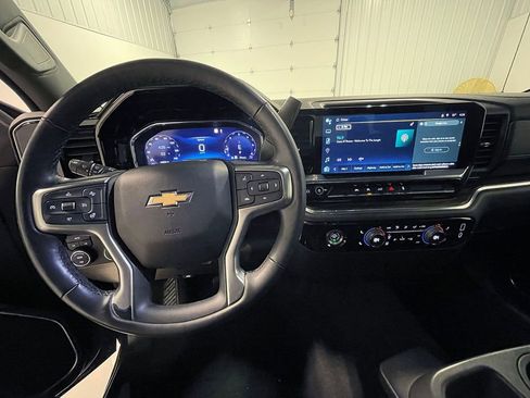 Used 2023 Chevrolet Silverado 1500 LT image 37