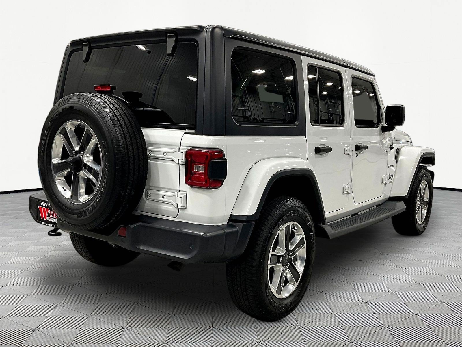Used 2019 Jeep Wrangler Unlimited Sahara w/ Safety Group AWD/4WD image 6