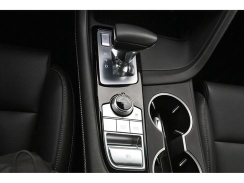Used 2025 Genesis G70 2.5T RWD image 27