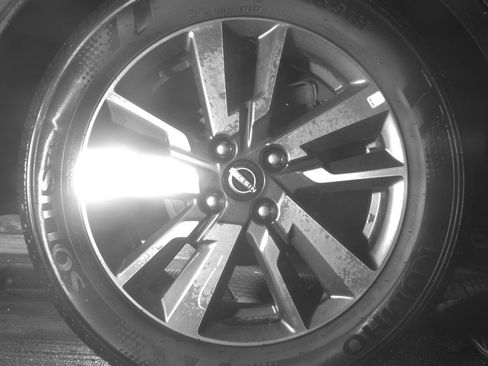 Used 2025 Nissan Versa SV FWD image 15