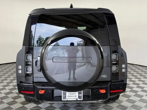 Used 2023 Land Rover Defender 130 X AWD/4WD image 7
