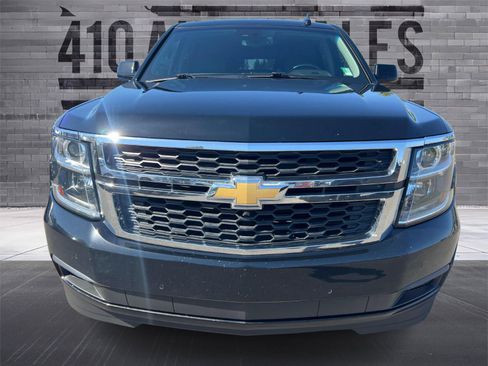 Used 2020 Chevrolet Suburban LT w/ Luxury Package image 5