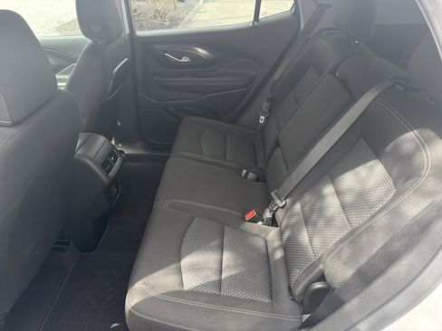 Used 2022 GMC Terrain SLE w/ Driver Convenience Package image 13