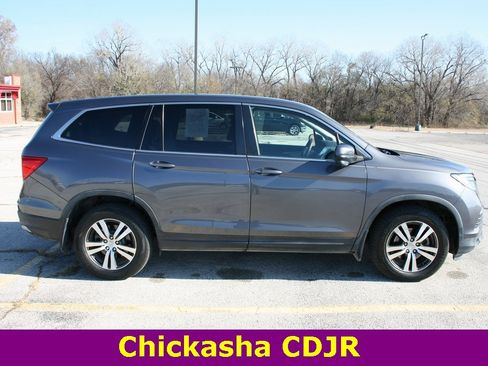 Used 2017 Honda Pilot EX image 8