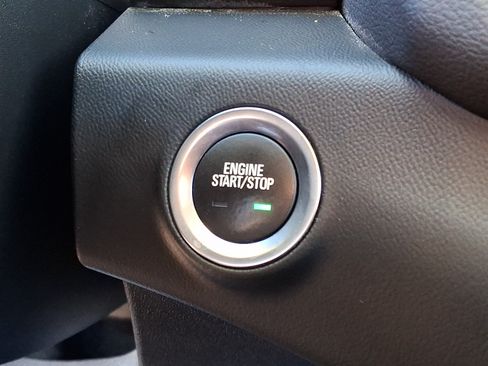 Used 2023 GMC Terrain SLE w/ Driver Convenience Package FWD image 26