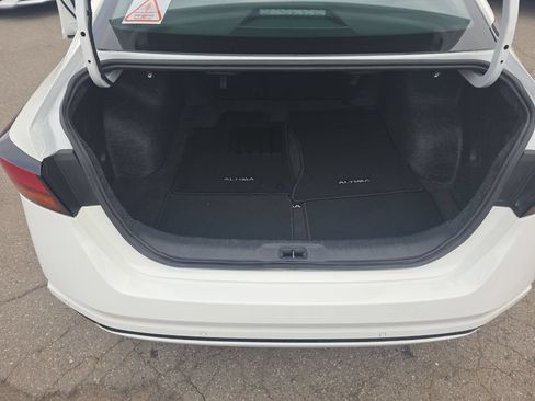 Used 2025 Nissan Altima 2.5 SV FWD image 20