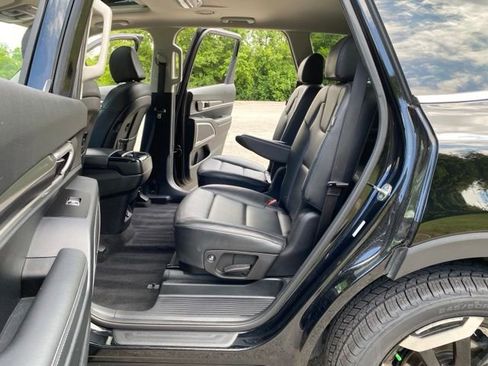 Used 2025 Kia Telluride S FWD image 31
