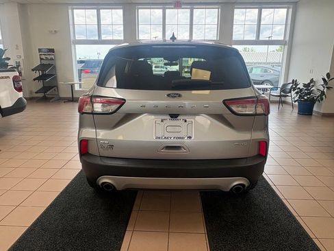 Used 2022 Ford Escape SE AWD/4WD image 3