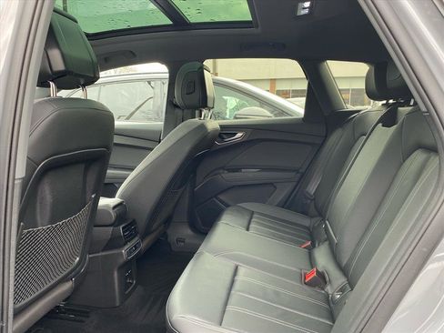 Used 2023 Audi Q4 e-tron Premium Plus w/ Premium Plus image 18