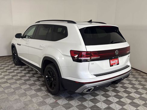 New 2026 Volkswagen Atlas Peak Edition AWD/4WD image 3