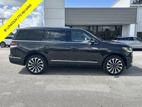 Used 2023 Lincoln Navigator Reserve RWD image 6