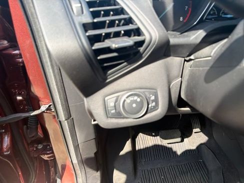 Used 2018 Ford Escape SE w/ SE Sync 3 Package FWD image 25