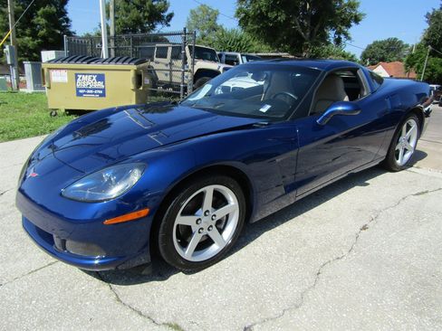 Used 2005 Chevrolet Corvette Coupe w/ Preferred Equipment Group RWD image 1