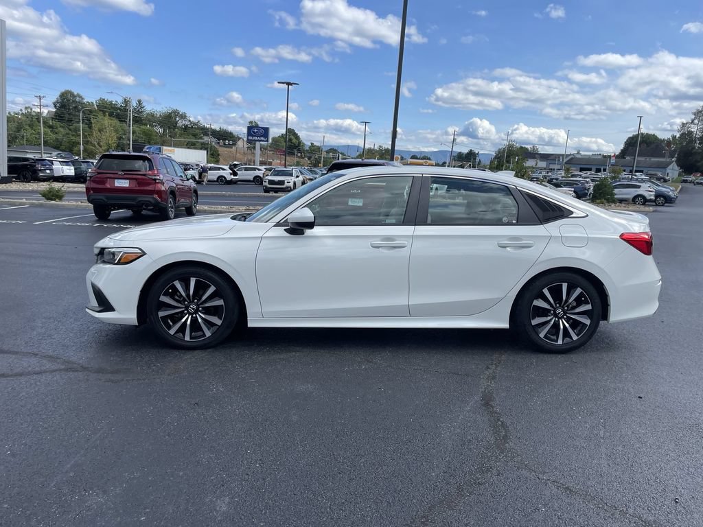 Used 2024 Honda Civic EX image 3