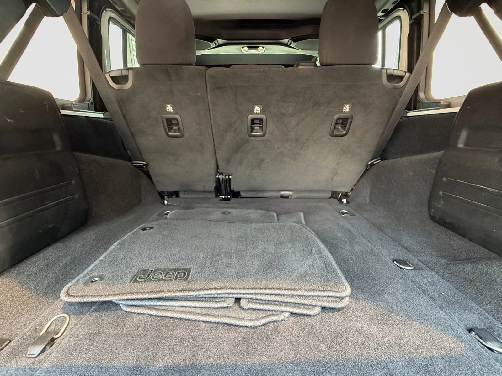 Used 2020 Jeep Wrangler Unlimited Sport AWD/4WD image 16