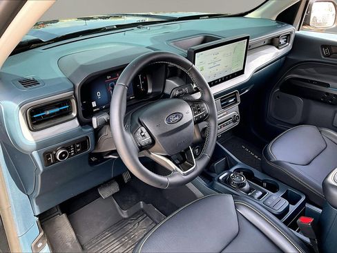 Used 2025 Ford Maverick Lobo image 18