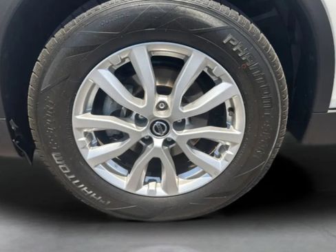 Used 2020 Nissan Rogue SV FWD image 31