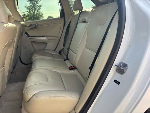 Used 2015 Volvo XC60 T6 w/ Proximity Package FWD image 7
