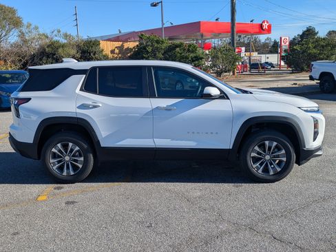 New 2026 Chevrolet Equinox LT FWD image 3