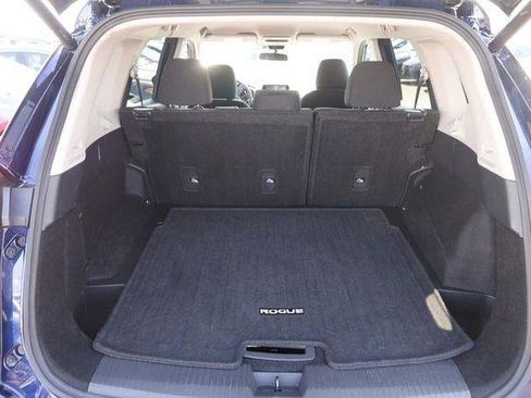 Used 2025 Nissan Rogue SV image 7